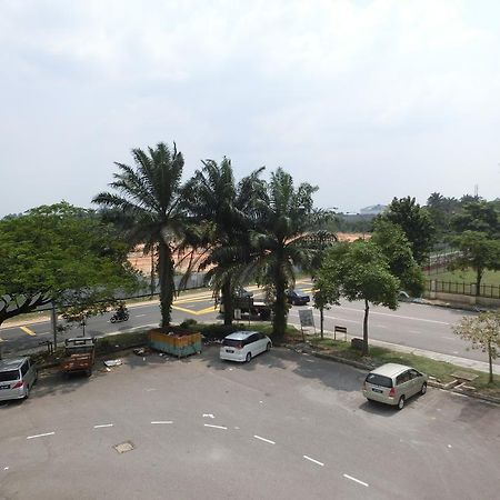 Nah Hotel Skudai Bagian luar foto