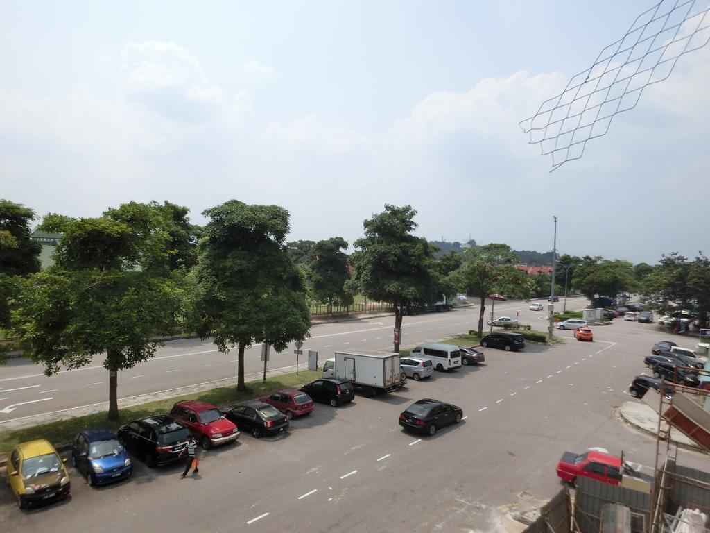 Nah Hotel Skudai Bagian luar foto