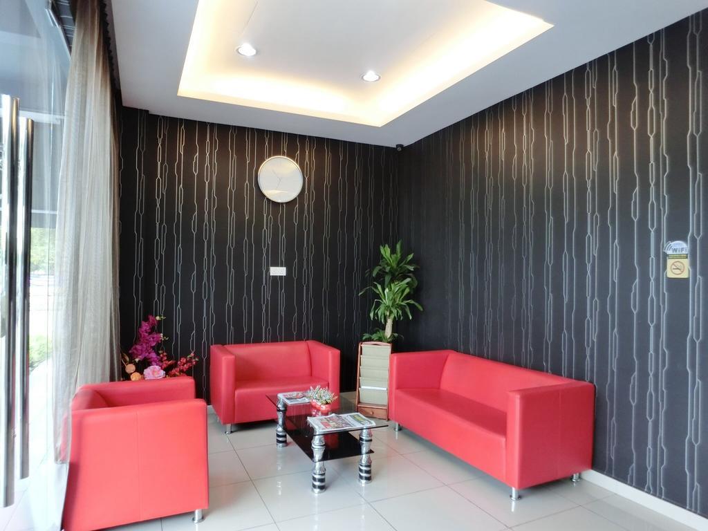 Nah Hotel Skudai Bagian luar foto
